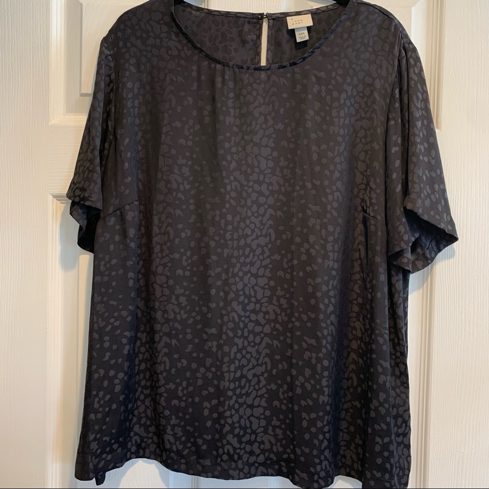 A new day short sleeve top, size XXL